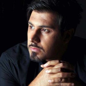 دانلود آهنگ احسان خواجه امیری به نام تشنه می مانم
