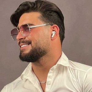 دانلود آهنگ ریوان به نام هنوزم ویس شب بخیر شبا برات میفرستما
