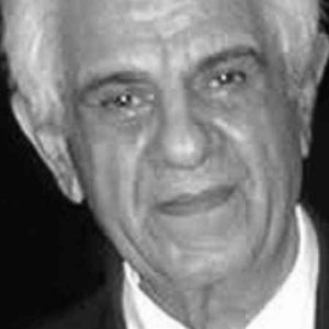 دانلود آهنگ منوچهر سخایی به نام میدونم میدونم قد رعنا داری چشمای زیبا داری