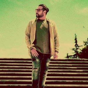 دانلود آهنگ احسان خواجه امیری به نام من یه پرندم آرزو دارم تو باغم باشی